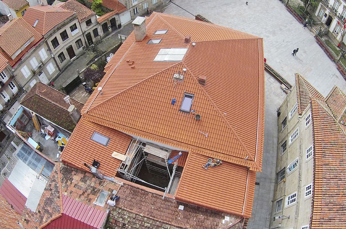 Trabajos de cubiertas y tejados en Pontevedra